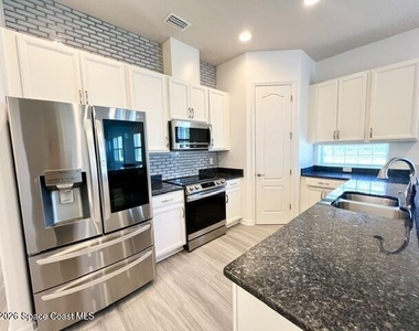4838 Sprint Circle - Photo Thumbnail 12