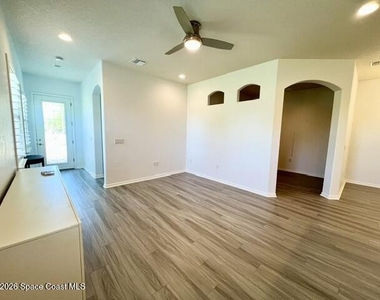 4838 Sprint Circle - Photo Thumbnail 6