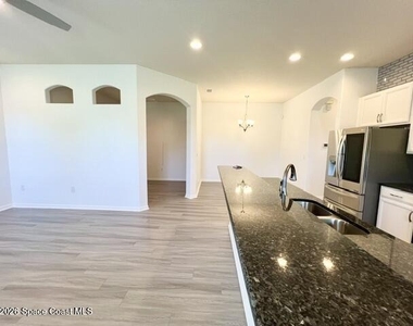 4838 Sprint Circle - Photo Thumbnail 8