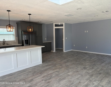 491 Seacrest Avenue - Photo Thumbnail 2