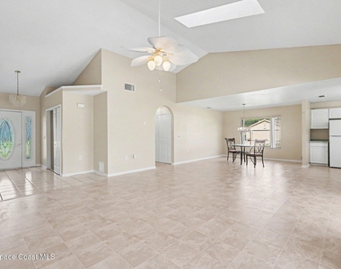 2088 Sun Valley Street - Photo Thumbnail 5