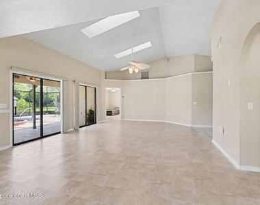 2088 Sun Valley Street - Photo Thumbnail 7