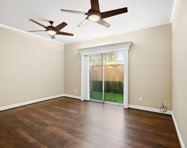 2100 Tanglewilde Street - Photo Thumbnail 9