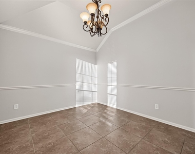 28207 Chalet Park Drive - Photo Thumbnail 8