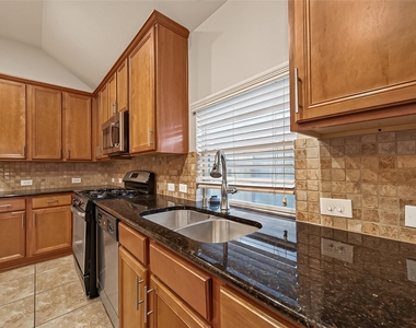28207 Chalet Park Drive - Photo Thumbnail 14