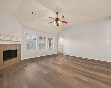 28207 Chalet Park Drive - Photo Thumbnail 11