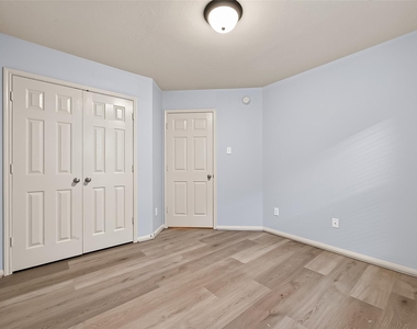 28207 Chalet Park Drive - Photo Thumbnail 29