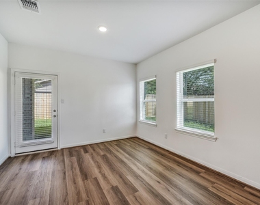 11943 Pondwood Drive - Photo Thumbnail 10