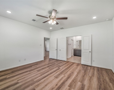 11943 Pondwood Drive - Photo Thumbnail 14