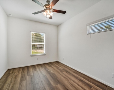 11943 Pondwood Drive - Photo Thumbnail 18