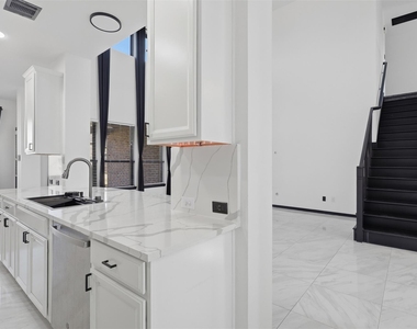27947 Hendrix Park Drive - Photo Thumbnail 10