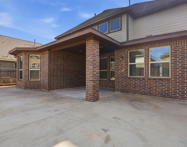 27947 Hendrix Park Drive - Photo Thumbnail 32