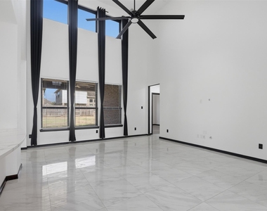 27947 Hendrix Park Drive - Photo Thumbnail 11