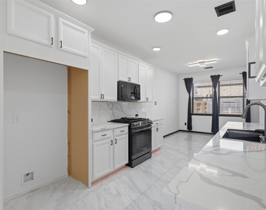 27947 Hendrix Park Drive - Photo Thumbnail 7