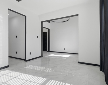 27947 Hendrix Park Drive - Photo Thumbnail 5