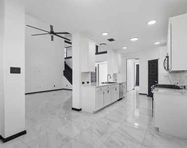 27947 Hendrix Park Drive - Photo Thumbnail 9