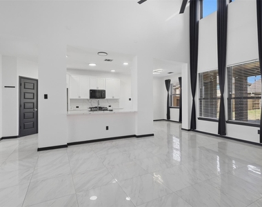 27947 Hendrix Park Drive - Photo Thumbnail 12