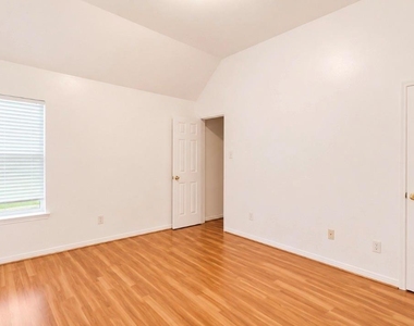 423 Blossomwood Drive - Photo Thumbnail 27