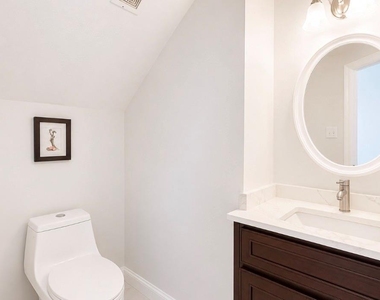 423 Blossomwood Drive - Photo Thumbnail 7