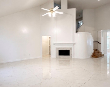 423 Blossomwood Drive - Photo Thumbnail 12