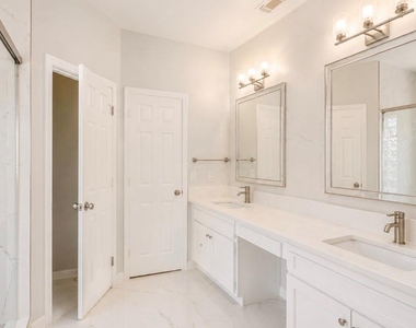 423 Blossomwood Drive - Photo Thumbnail 18