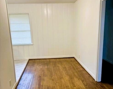 7406 Janak Drive - Photo Thumbnail 11