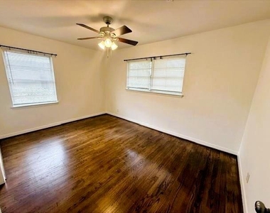 7406 Janak Drive - Photo Thumbnail 12