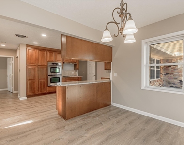 2201 Badger Lane - Photo Thumbnail 9