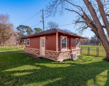 2201 Badger Lane - Photo Thumbnail 15