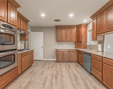 2201 Badger Lane - Photo Thumbnail 7