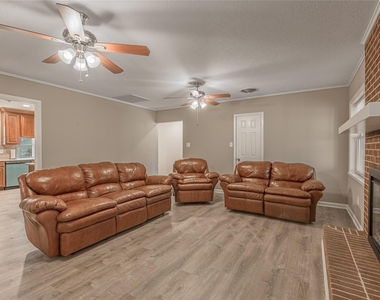 2201 Badger Lane - Photo Thumbnail 5