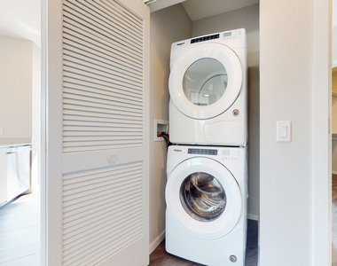 5252 S Cornell Ave - Photo Thumbnail 131