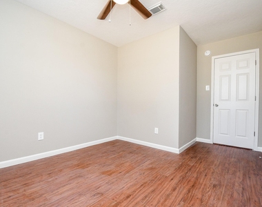 7818 Summer Place Drive - Photo Thumbnail 23