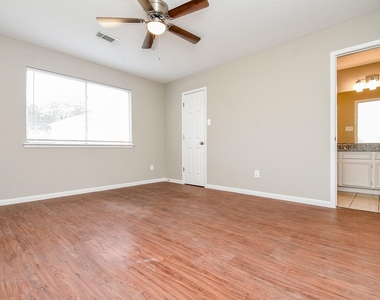 7818 Summer Place Drive - Photo Thumbnail 15