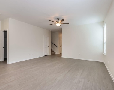 32707 Stargazer Cove Court - Photo Thumbnail 3