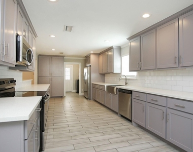 5815 Picasso Place - Photo Thumbnail 14