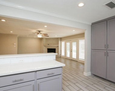 5815 Picasso Place - Photo Thumbnail 19