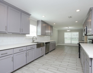 5815 Picasso Place - Photo Thumbnail 17