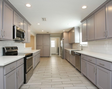 5815 Picasso Place - Photo Thumbnail 13