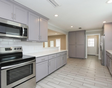 5815 Picasso Place - Photo Thumbnail 15