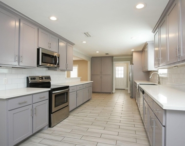 5815 Picasso Place - Photo Thumbnail 12