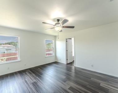 1339 Diamond Bluff - Photo Thumbnail 8
