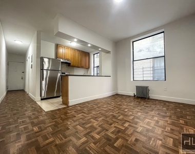 West 151st Street - Photo Thumbnail 3