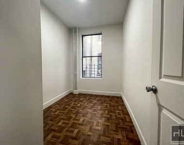 West 151st Street - Photo Thumbnail 2