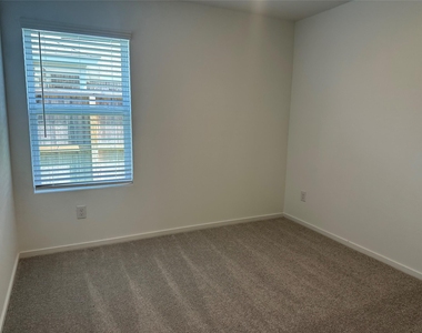 31415 Pratola Serra Circle - Photo Thumbnail 12