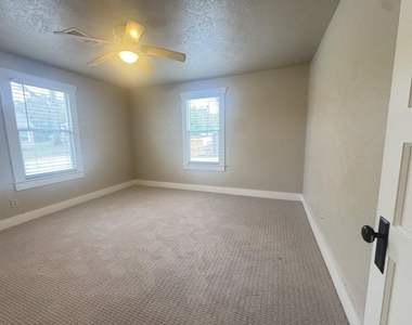 510 W Sixth Street - Photo Thumbnail 12