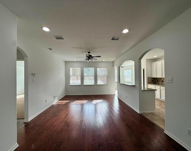 2814 Ridgeglen Lane - Photo Thumbnail 12