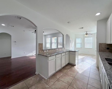 2814 Ridgeglen Lane - Photo Thumbnail 9
