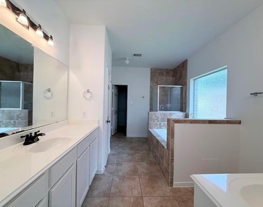 2814 Ridgeglen Lane - Photo Thumbnail 21