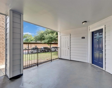 1088 Park Plaza Drive - Photo Thumbnail 17